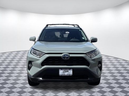 Used 2021 Toyota RAV4 XLE AWD/4WD image 2
