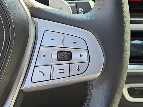 Used 2025 BMW X7 xDrive40i w/ Premium Package image 24