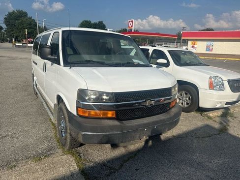 Used 2010 Chevrolet Express 3500 LT w/ LT Preferred Equipment Group RWD image 2
