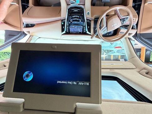 Used 2016 Cadillac Escalade Platinum AWD/4WD image 21