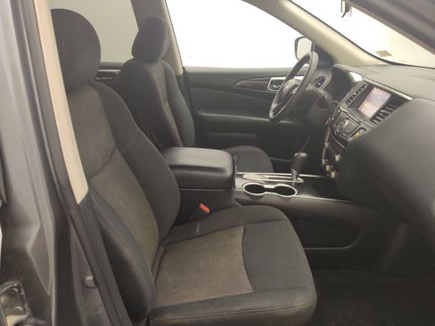 Used 2019 Nissan Pathfinder S FWD image 21