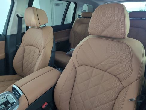 Used 2026 BMW X7 xDrive40i w/ Premium Package image 22