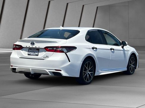 Used 2023 Toyota Camry SE FWD image 4