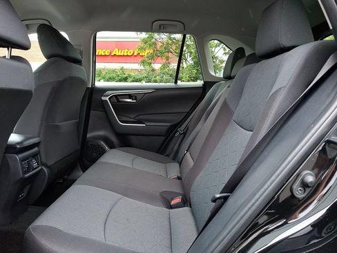 Certified 2025 Toyota RAV4 XLE FWD image 10