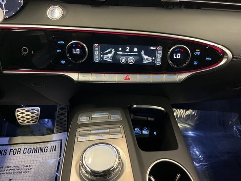 Used 2025 Genesis GV70 3.5T Sport image 26