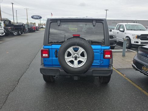 Used 2022 Jeep Wrangler Sport S image 9