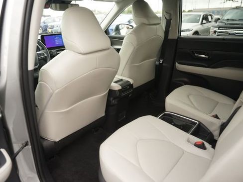 Used 2026 Toyota Grand Highlander FWD image 11
