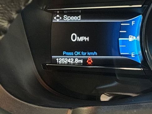Used 2018 Ford Explorer XLT w/ Equipment Group 202A FWD image 24