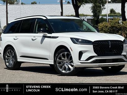 New 2026 Lincoln Aviator 2WD w/ Jet Appearance Package