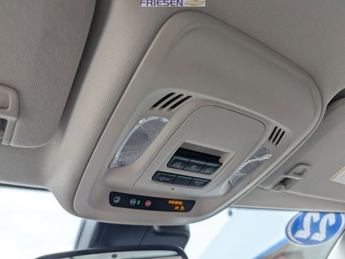 Used 2022 Buick Envision Preferred AWD/4WD image 20