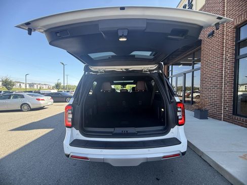 Used 2022 Ford Expedition Max Limited AWD/4WD image 37