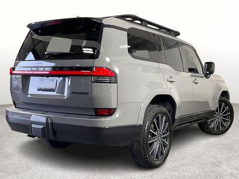 Used 2024 Lexus GX 550 image 2