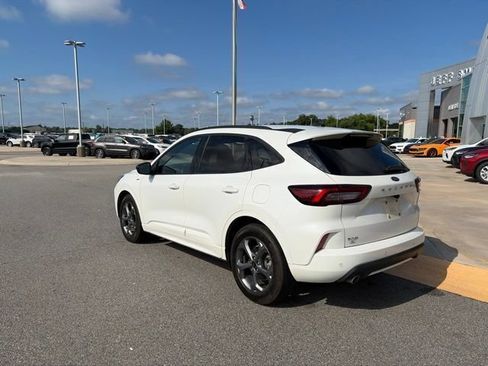 Used 2023 Ford Escape ST-Line w/ Tech Pack #1 FWD image 3