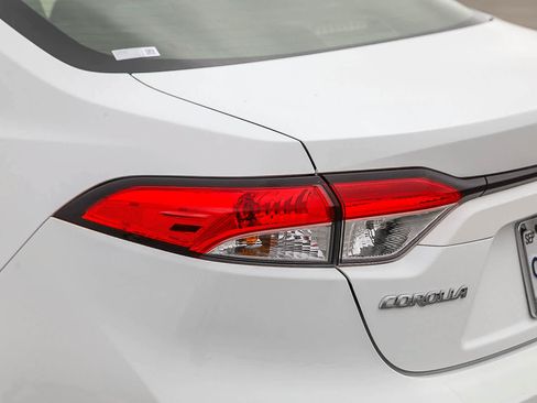 Used 2023 Toyota Corolla LE FWD image 9