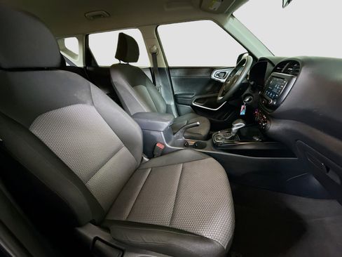 Used 2021 Kia Soul LX image 28