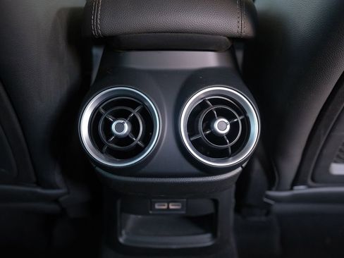 Used 2019 Alfa Romeo Stelvio image 33