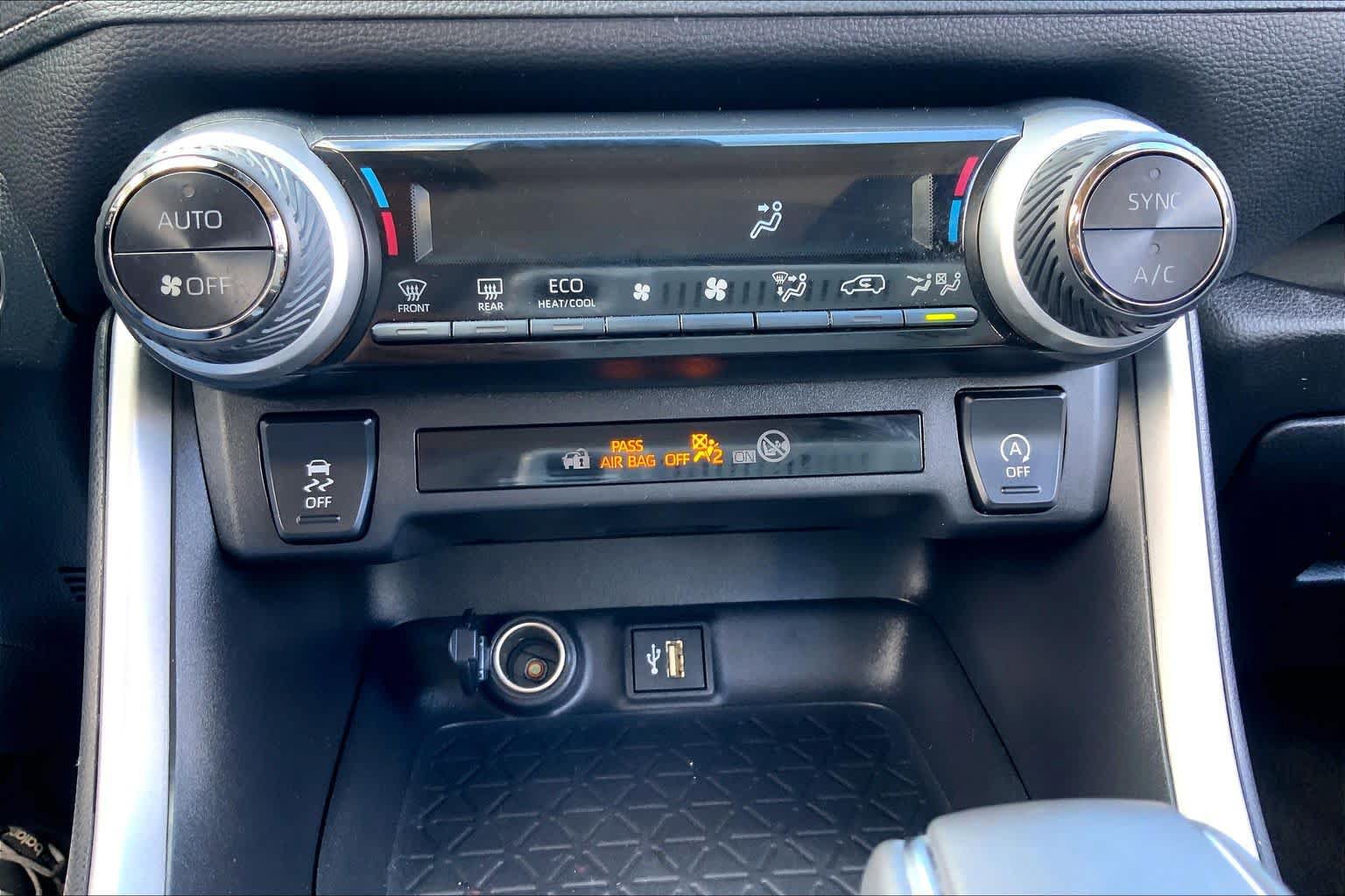 Used 2023 Toyota RAV4 XLE Premium FWD image 33