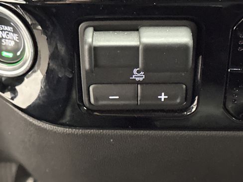 Used 2025 GMC Sierra 1500 SLT image 42