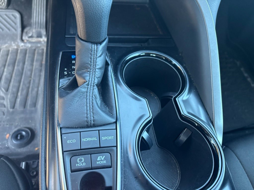 Used 2019 Toyota Camry LE FWD image 18