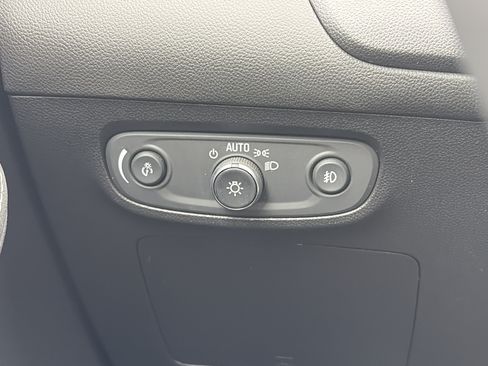 Used 2021 Buick Encore GX Select AWD/4WD image 25