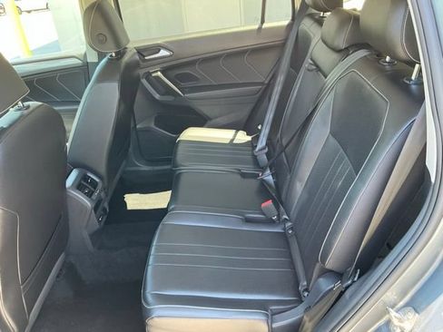 Used 2024 Volkswagen Tiguan SE AWD/4WD image 12