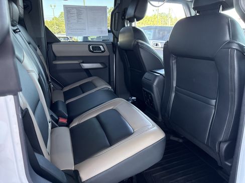 Used 2023 Ford Bronco Wildtrak image 14