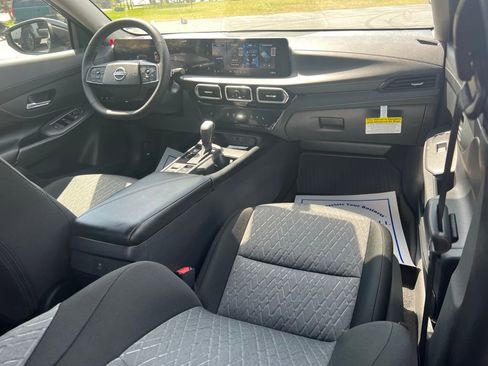 New 2026 Nissan Sentra SV w/ SV Convenience Package FWD image 9