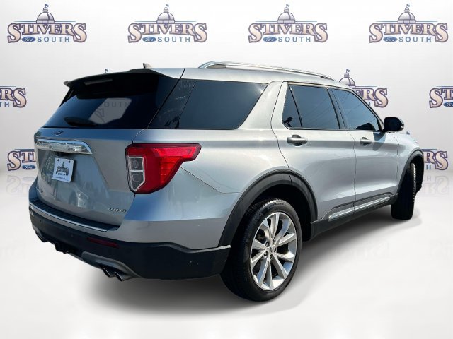 Certified 2022 Ford Explorer Platinum w/ Equipment Group 601A AWD/4WD image 3