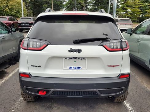 Used 2023 Jeep Cherokee Trailhawk image 7