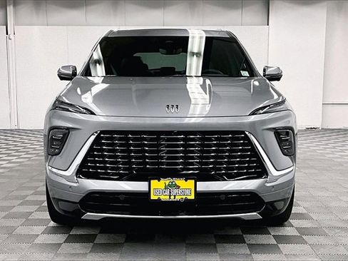 Used 2025 Buick Enclave Avenir w/ Super Cruise Package image 3