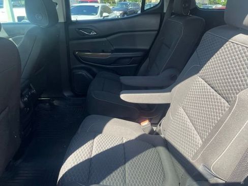 Used 2017 GMC Acadia SLE image 7