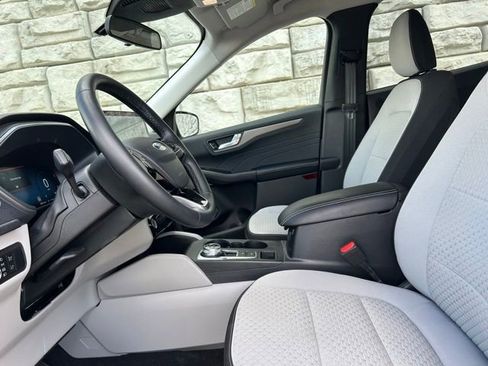 Used 2023 Ford Escape Active w/ Tech Pack #2 image 8