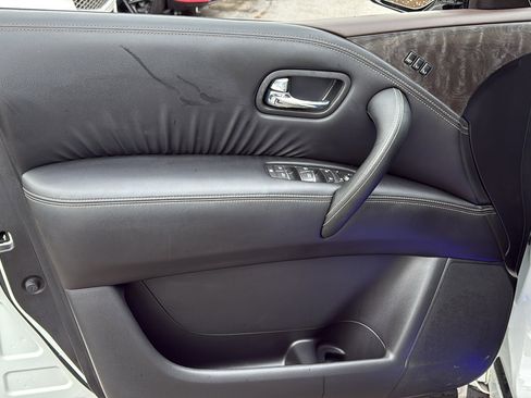 Used 2022 Nissan Armada Platinum image 10