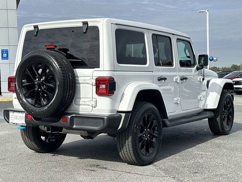 Used 2023 Jeep Wrangler Unlimited Sahara w/ Cold Weather Group image 28