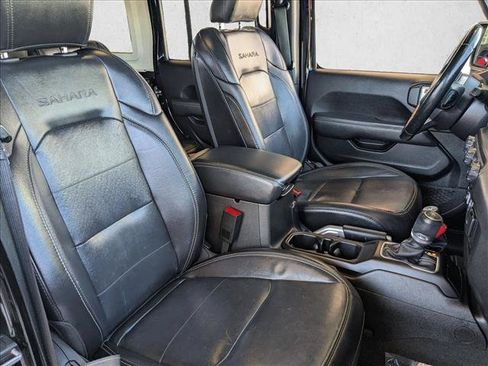 Used 2020 Jeep Wrangler Unlimited Sahara AWD/4WD image 21