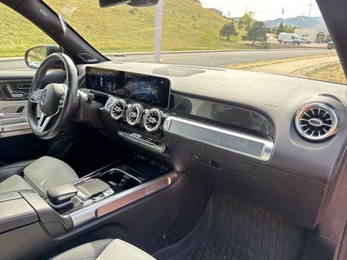Used 2020 Mercedes-Benz GLB 250 4MATIC image 28