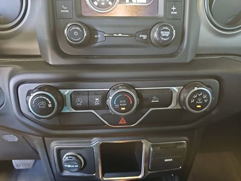 Used 2021 Jeep Wrangler Unlimited Willys image 23