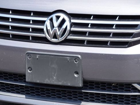 Used 2013 Volkswagen Passat TDI SEL Premium image 28