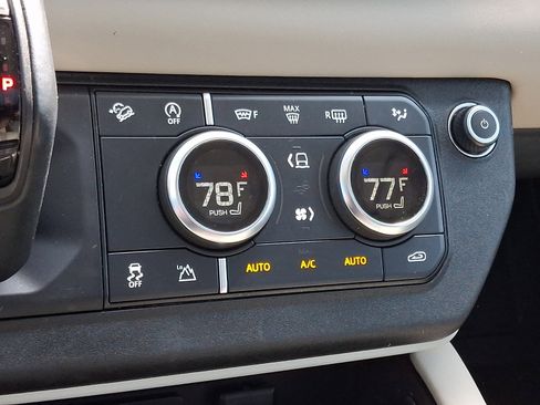 Used 2024 Land Rover Defender 110 S image 16