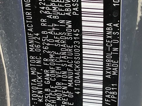 Used 2025 Toyota Camry LE FWD image 28