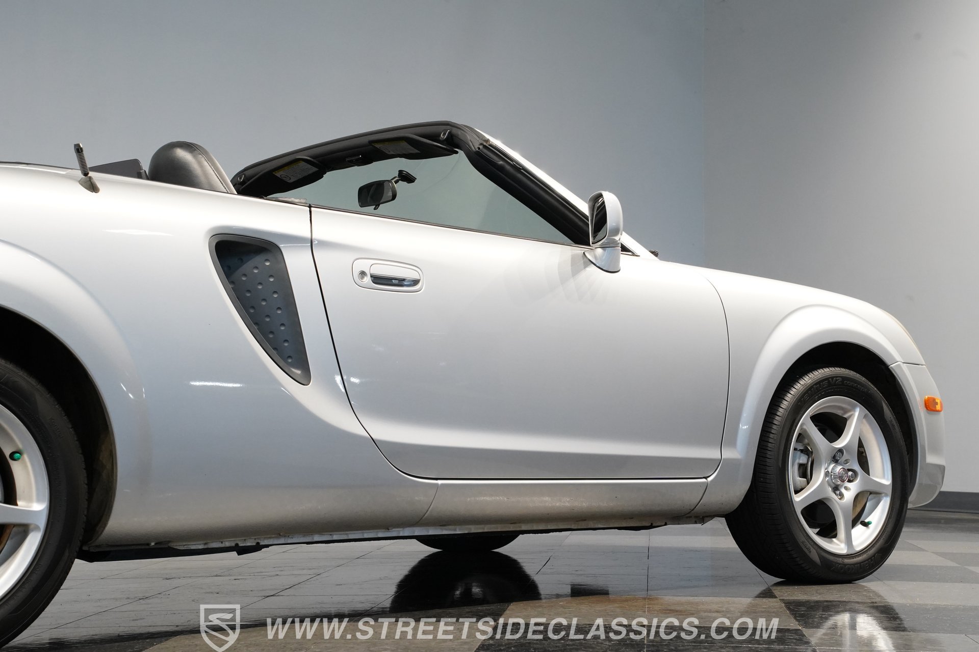 Used 2001 Toyota MR2 RWD image 29