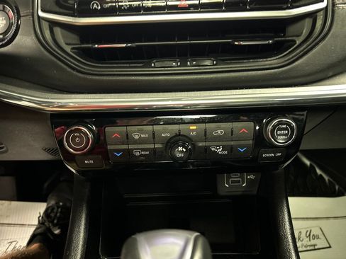 Used 2022 Jeep Compass Limited w/ (RED) Package AWD/4WD image 19
