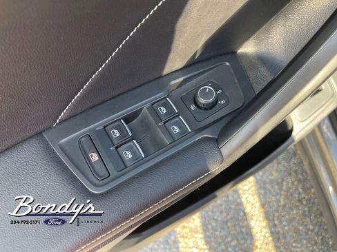 Used 2024 Volkswagen Tiguan SE FWD image 8