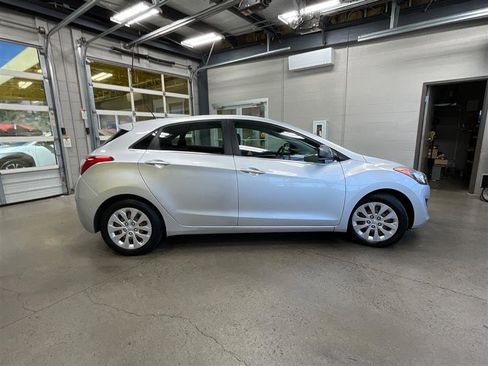 Used 2016 Hyundai Elantra GT image 6