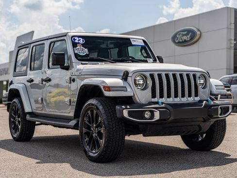 Used 2023 Jeep Wrangler Unlimited Sahara w/ Cold Weather Group AWD/4WD image 1