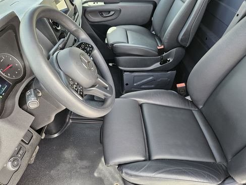 Used 2024 Mercedes-Benz Sprinter 3500 image 16
