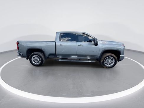 Used 2025 Chevrolet Silverado 2500 LTZ w/ LTZ Plus Package AWD/4WD image 9