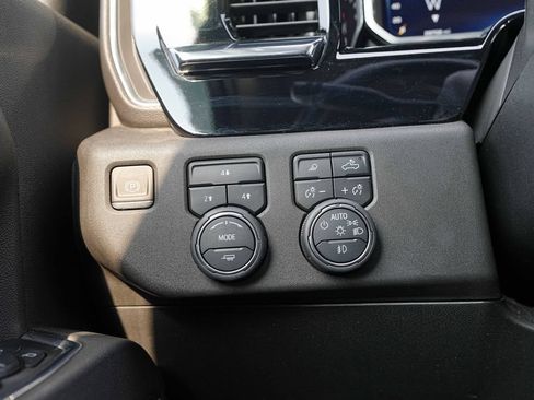 Used 2024 Chevrolet Silverado 2500 LT w/ Safety Package AWD/4WD image 38