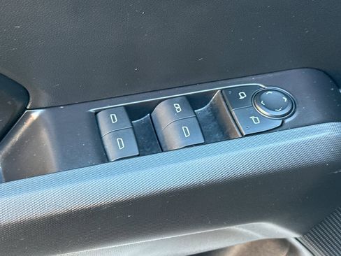 Used 2024 GMC Canyon Elevation image 12