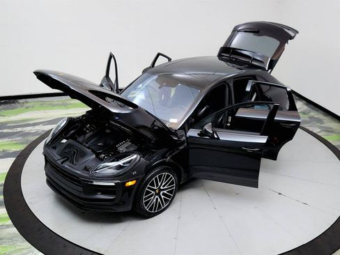 Used 2022 Porsche Macan GTS AWD/4WD image 35